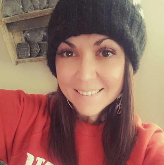 Meet your Posher, Heather - Picture 1 of 1